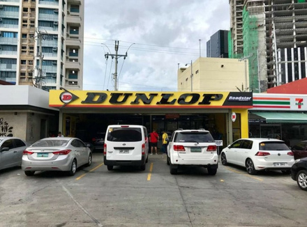 Roadstar Alabang storefront on Alabang-Zapote Road with Dunlop signage